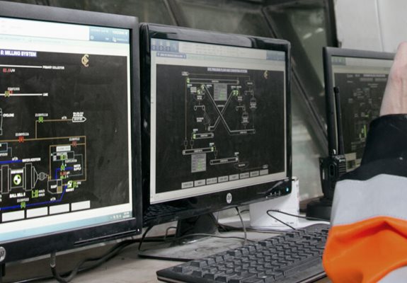 Mejore la disponibilidad del equipo con opciones convenientes de monitoreo de condición.