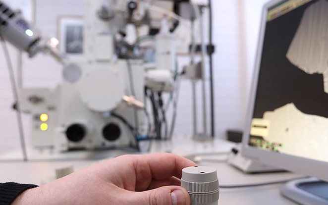  Servicios de investigación y pruebas