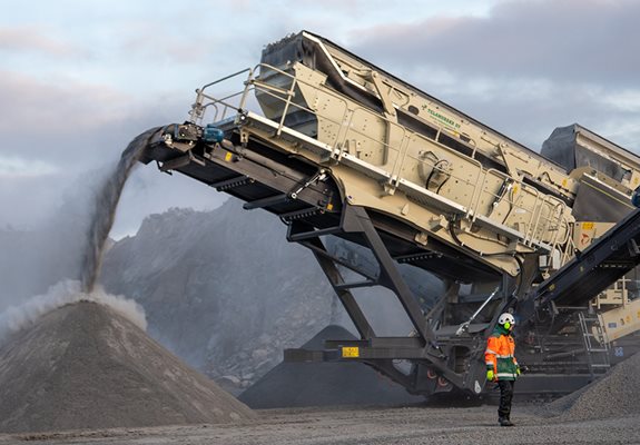 Lokotrack®-laitteet ovat helposti liikuteltavia tela-alustaisia murskaimia ja seuloja tai niiden yhdistelmiä, joissa murskainyksikkö ja seula ovat samassa rungossa.