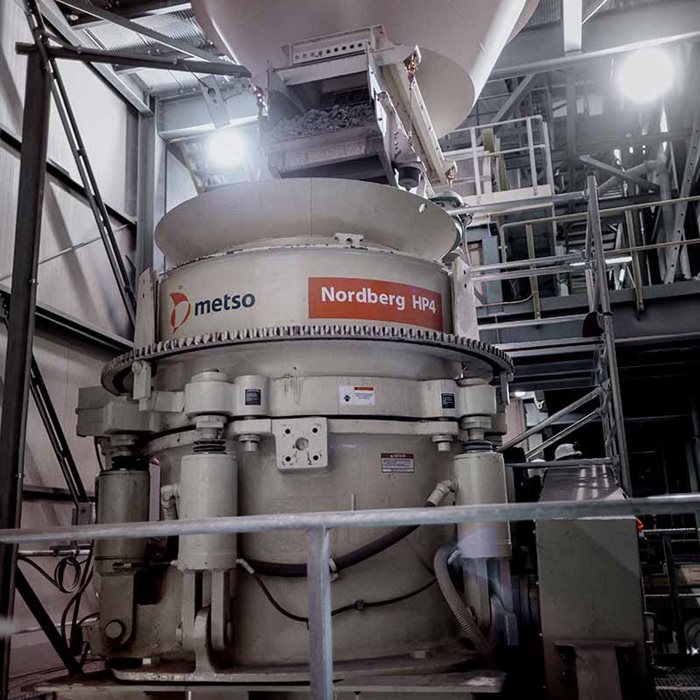 Nordberg® HP Series™ Kegelbrecher zeichnen sich durch ihre optimierte Kombination aus Brecherdrehzahl, Exzentrizität und Brechkammerform aus.