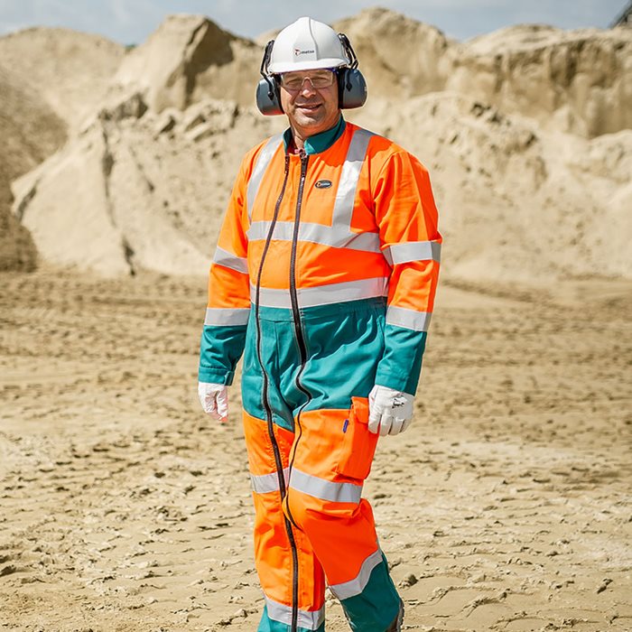 Especialista em peneiramento da Metso no local do cliente.