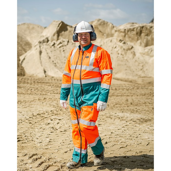 Metso screening expert at a customer site.