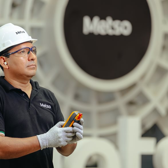 Metso implementa tecnologías como sensores de proximidad durante las maniobras de izaje para proteger a su personal y a visitantes 